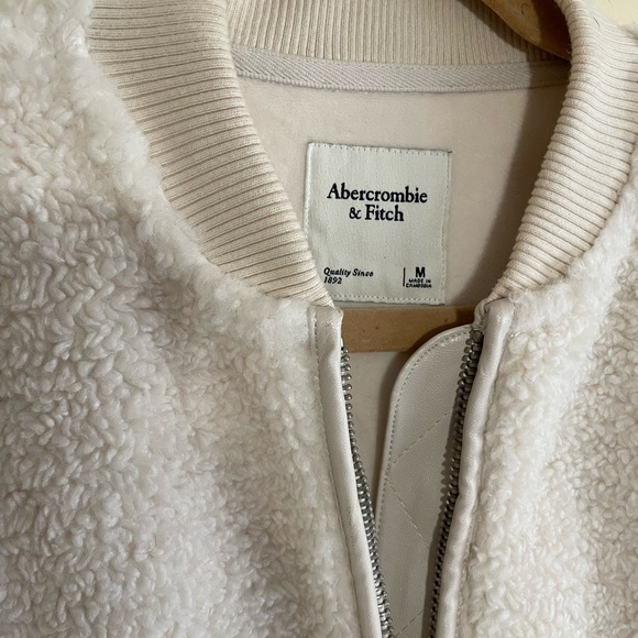 Abercrombie and Fitch oversize Sherpa jacket - Picture 4 of 8